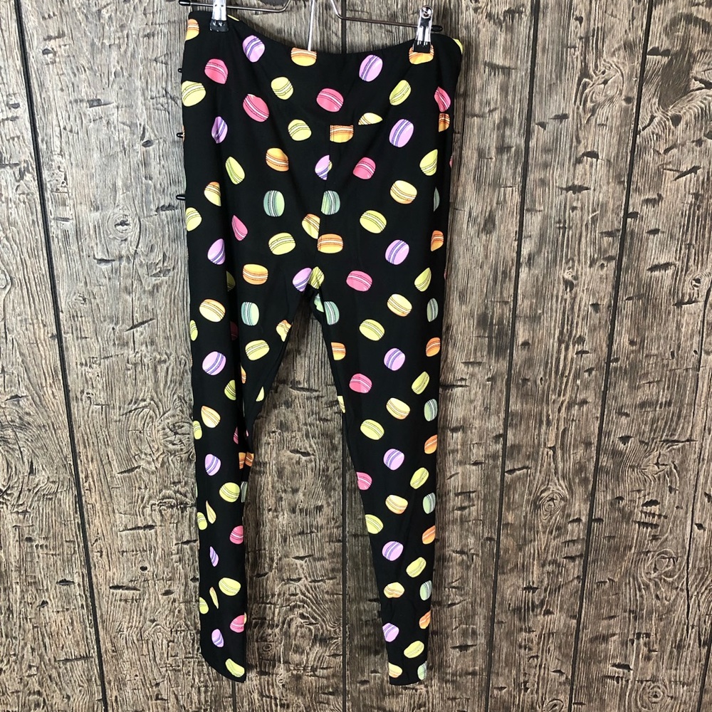 TC Macaron Lularoe leggings